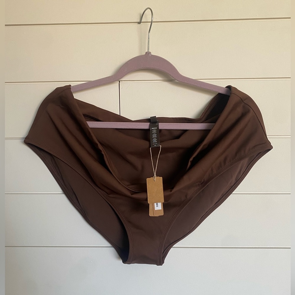 SKIMS 4x high waist bikini bottom NWT in cocoa